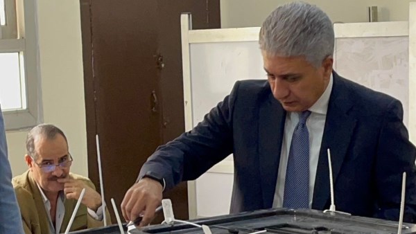 وزير السياحة والآثار يدلي بصوته في انتخابات مجلس النواب 2025    