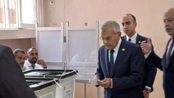  رئيس مجلس الشيوخ يدلي بصوته في انتخابات مجلس النواب 2025 