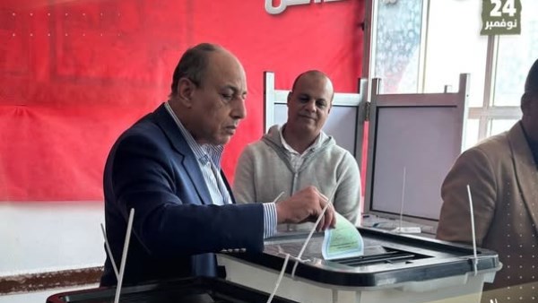  رئيس حزب حماة الوطن يدلي بصوته في انتخابات النواب 2025 