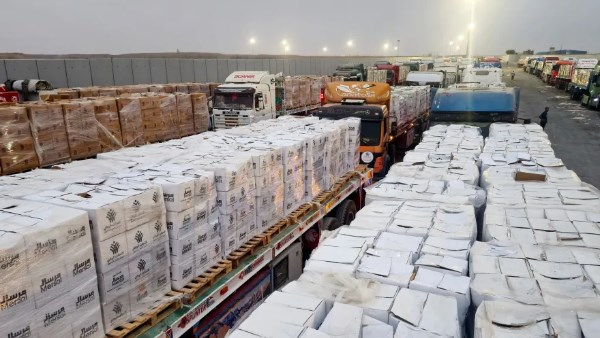 ضمن جهودها المتواصلة.. مصر تستمر في إرسال قوافل المساعدات لقطاع غزة