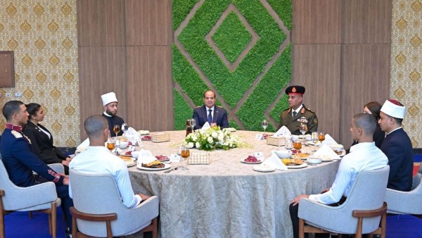 جامعة القاهرة: نعتز بشهادة الرئيس لطلاب الجامعة