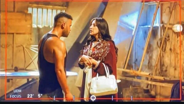 محمد إمام وحنان مطاوع من كواليس تصوير مسلسل "الكينجط