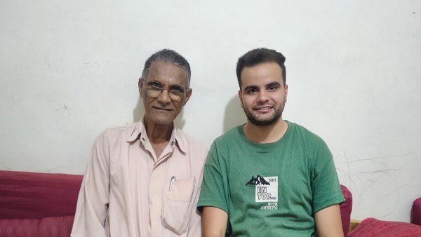 مراسل موقع بصراحة في لقاء صحفي مع "الأب القدوة" بأسيوط