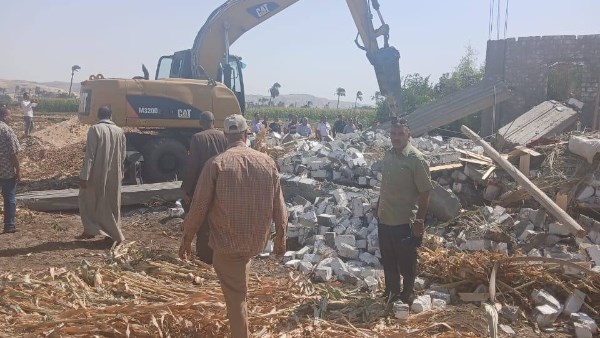 سلسلة من الحملات المكثفة على أراضي الدولة والأراضي الزراعية