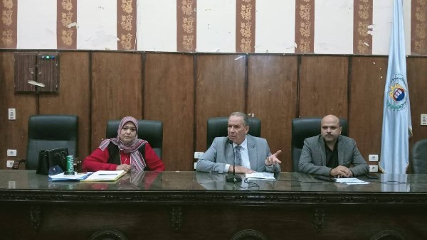 لقاء دسوقي مع مديري الإدارات التعليمية