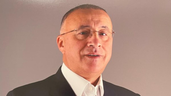 رجل الأعمال عاصم سليمان