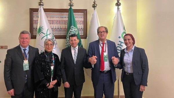 وزير الشباب والرياضة