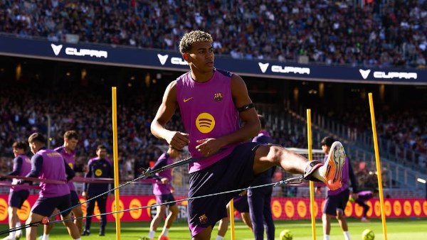 لامين يامال يسعي لصناعة التاريخ مع برشلونة