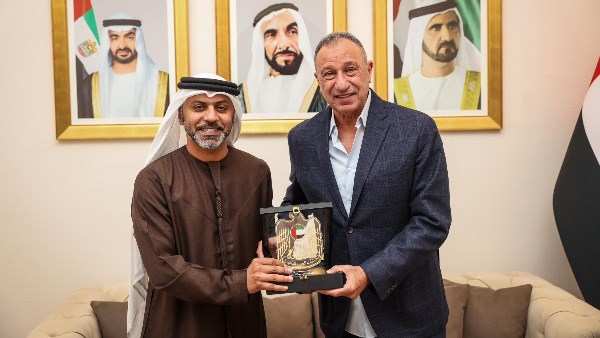 الخطيب مع سفير الامارات