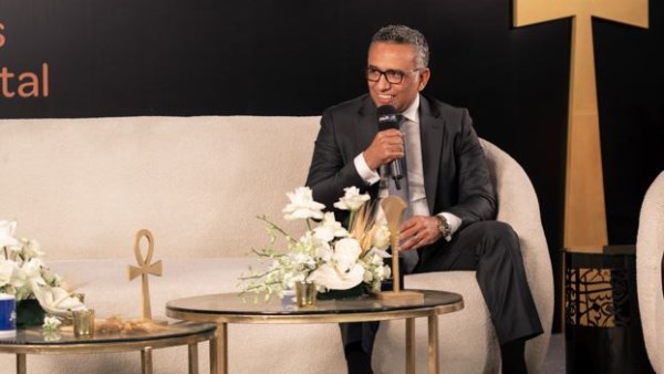 البروفيسور عمرو عبد العال