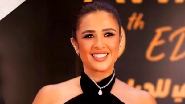 ياسمين عبد العزيز تعلن بدء تصوير عملها الجديد مع أحمد السقا"