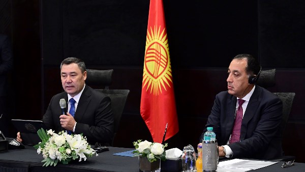 جانب من فعاليات المائدة المستديرة الاقتصادية المشتركة