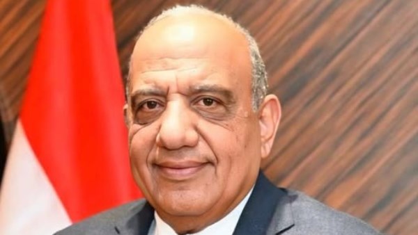  الدكتور محمود عصمت وزير الكهرباء والطاقة المتجددة