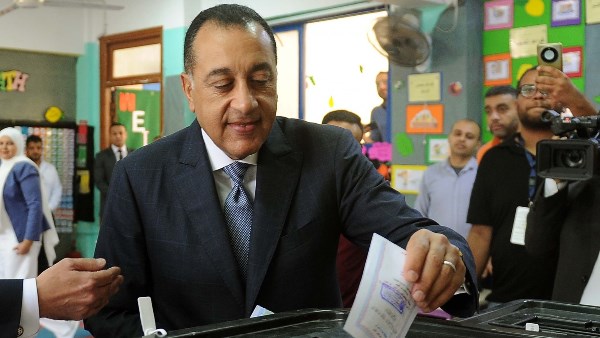 مدبولي يدلي بصوته في انتخابات مجلس النواب 2025