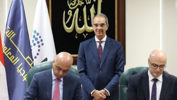 تنظيم الاتصالات يوافق على تشغيل خدمات "إنترنت الأشياء" للسيارات الذكية في مصر