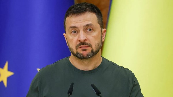  الرئيس الأوكراني فولوديمير زيلينسكي