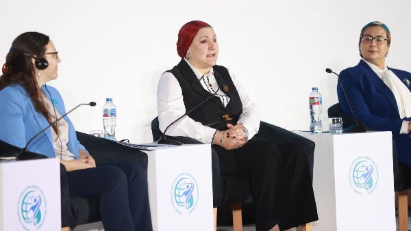 جانب من فعاليات الجلسة الحوارية بعنوان “دعم الدولة المصرية لاتحادات الطلاب والأنشطة اللاصفية في الجامعات والمدارس”