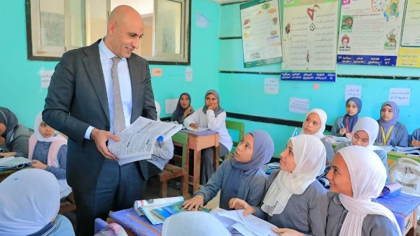 جانب من الجولة الميدانية لوزير التربية والتعليم 
