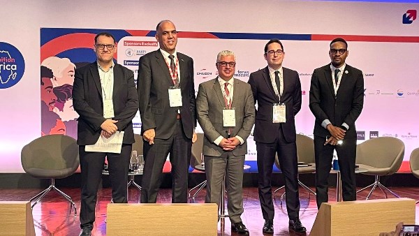 مؤتمر "طموح أفريقيا" بفرنسا 