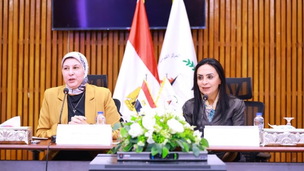 وزيرة التضامن الاجتماعى تترأس اجتماع مجلس إدارة المركز القومي للبحوث الاجتماعية والجنائية