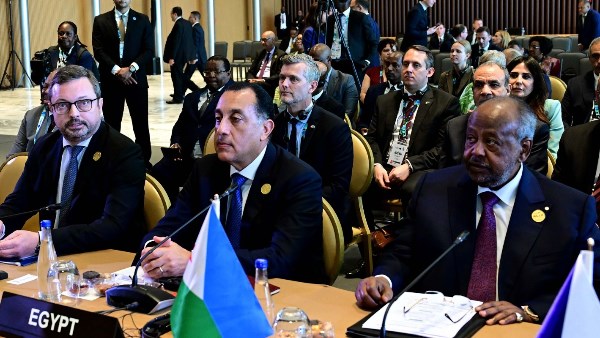 رئيس الوزراء يشارك نيابة عن الرئيس في الجلسة الافتتاحية للقمة الأفريقية الأوروبية