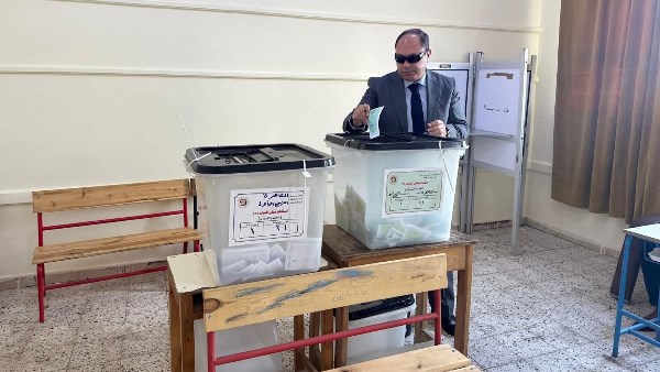 رئيس هيئة تنمية الصعيد يُدلي بصوته في انتخابات مجلس النواب2025