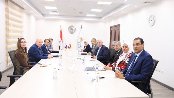 وزير التعليم العالي يستقبل الممثل الروسي لبحث تعزيز التعاون الأكاديمي والعلمي