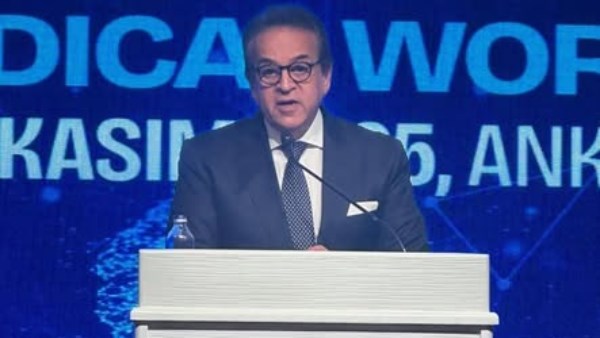 الدكتور خالد عبدالغفار- نائب رئيس مجلس الوزراء ووزير الصحة والسكان