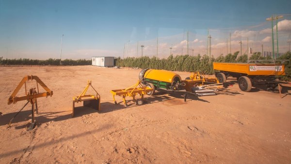 "الريف المصرى الجديد" توفر معدات ميكنة زراعية لخدمة مزارعي منطقة الطور