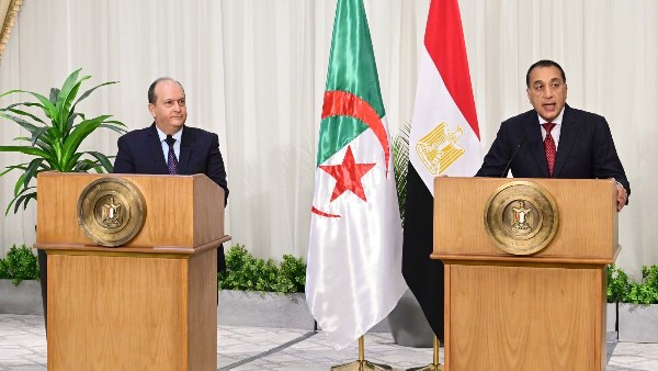 المؤتمر الصحفي المشترك مع وزيري الوزراء ونظيره الجزائري