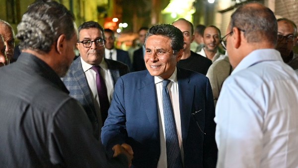 المستشار طاهر الخولى فى احد الجولات الانتخابية بمصر القديمة 