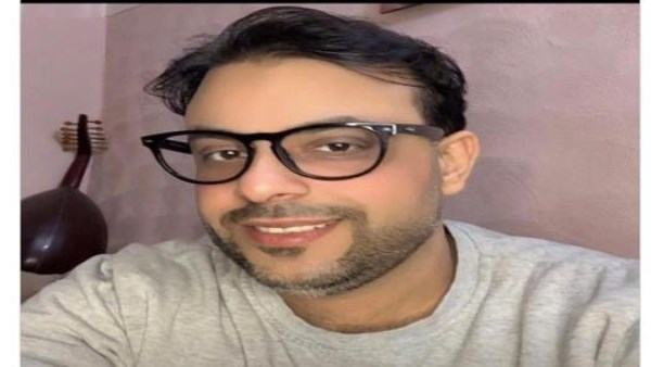 المطرب أحمد صلاح