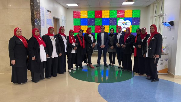 وفد مبادرة Ucb لتحسين الصحة النفسية للمرأة والطفل وكبار السن في زيارة إنسانية لمستشفى الناس