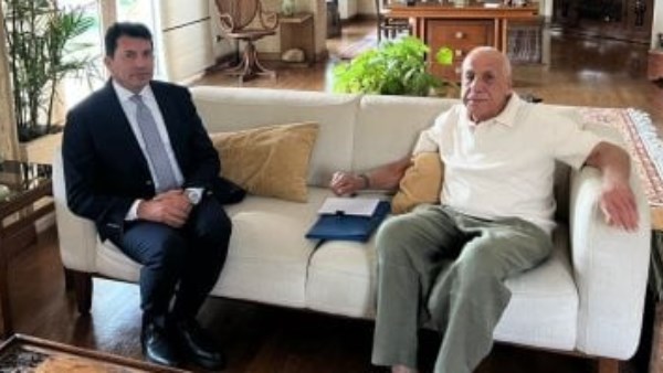 وزير الرياضة وحسين لبيب