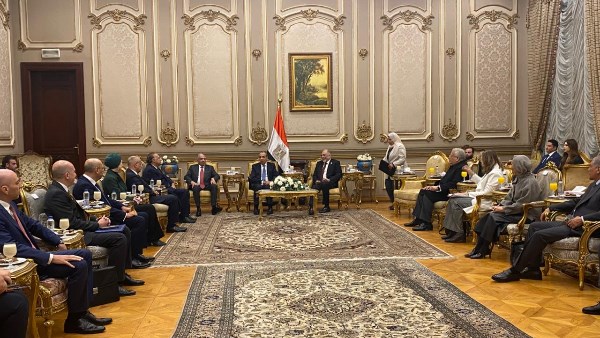 جانب من الجلسة 