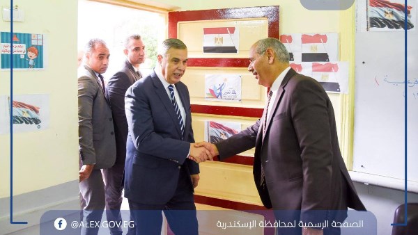 محافظ الإسكندرية يتفقد العملية الانتخابية عن دائرة الرمل