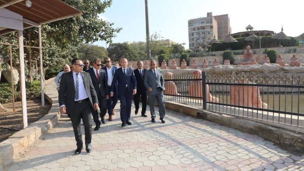 محافظ القاهرة يتفقد الحديقة اليابانية بحلوان