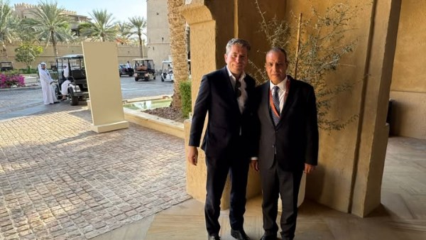 وزير الخارجية 