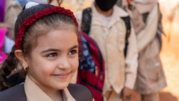 الأطفال داخل المدارس