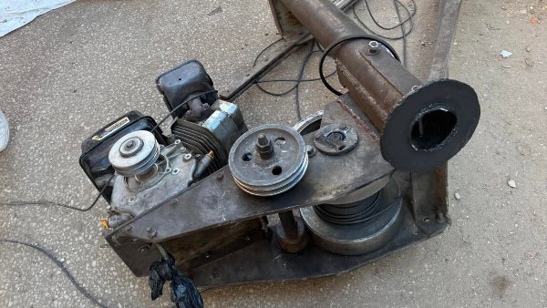 سقوط ونش من برج سكني