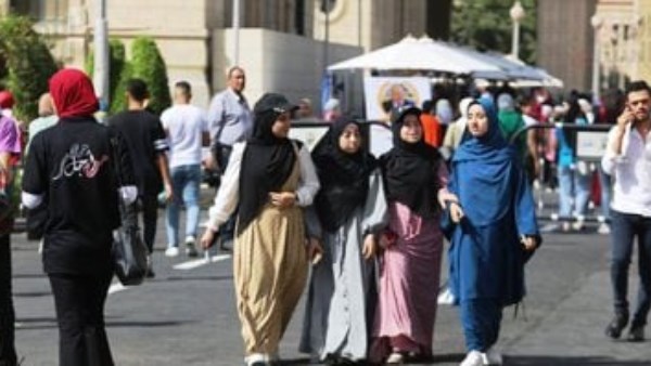 الطلاب بالجامعات