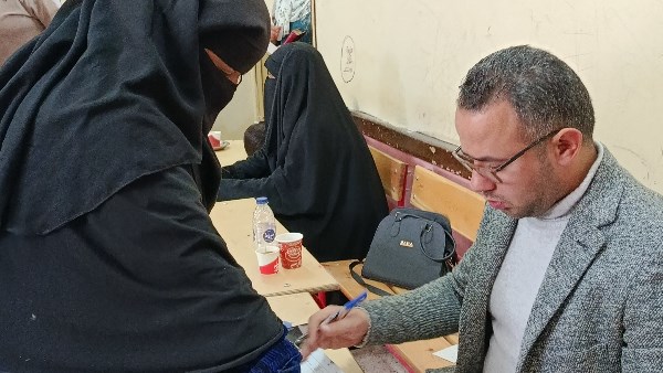 إقبال كثيف على لجنة كفور النيل بالفيوم