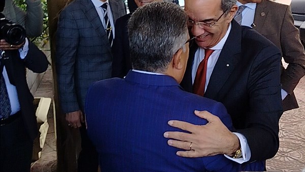 وزير الاتصالات 