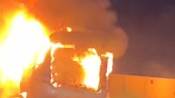 حريق سيارة ربع نقل بالبحيرة 