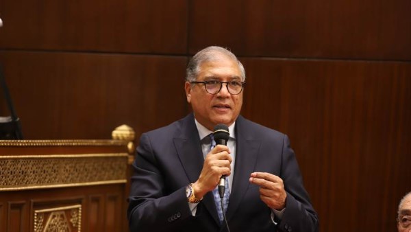 النائب الدكتور عفت السادات، رئيس حزب السادات الديمقراطي ووكيل لجنة العلاقات الخارجية بمجلس الشيوخ