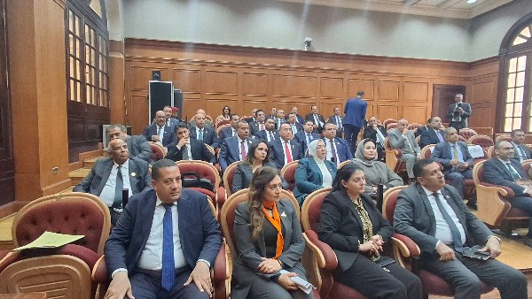 خلال الاجتماع