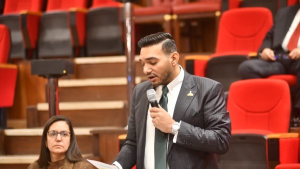 النائب نشأت حته خلال الجلسة العامة