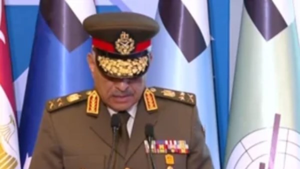 منصة عالمية لإظهار التقنيات.. وزير الدفاع يبرز أهمية معرض إيديكس   