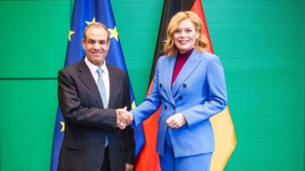 وزير الخارجية يلتقي رئيسة البرلمان الألماني في ختام زيارته لبرلين