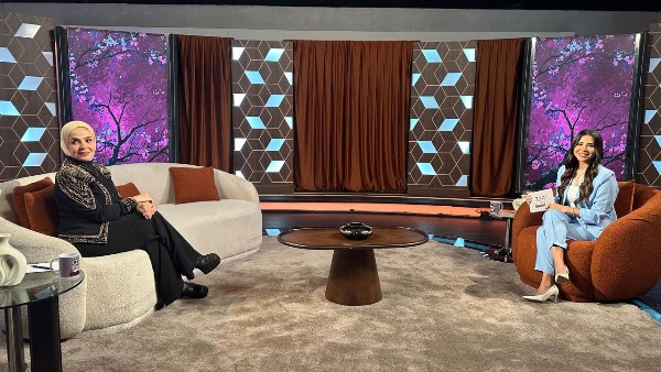 منى عبدالغني مع الإعلامية يمنى بدراوي من برنامج "ورقة بيضا"